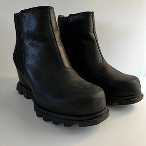 Sorel Joan of Arctic Wedge Black Boots 8.5 Wide